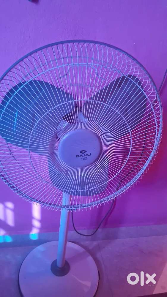 Bajaj tez stand fan 1 years old