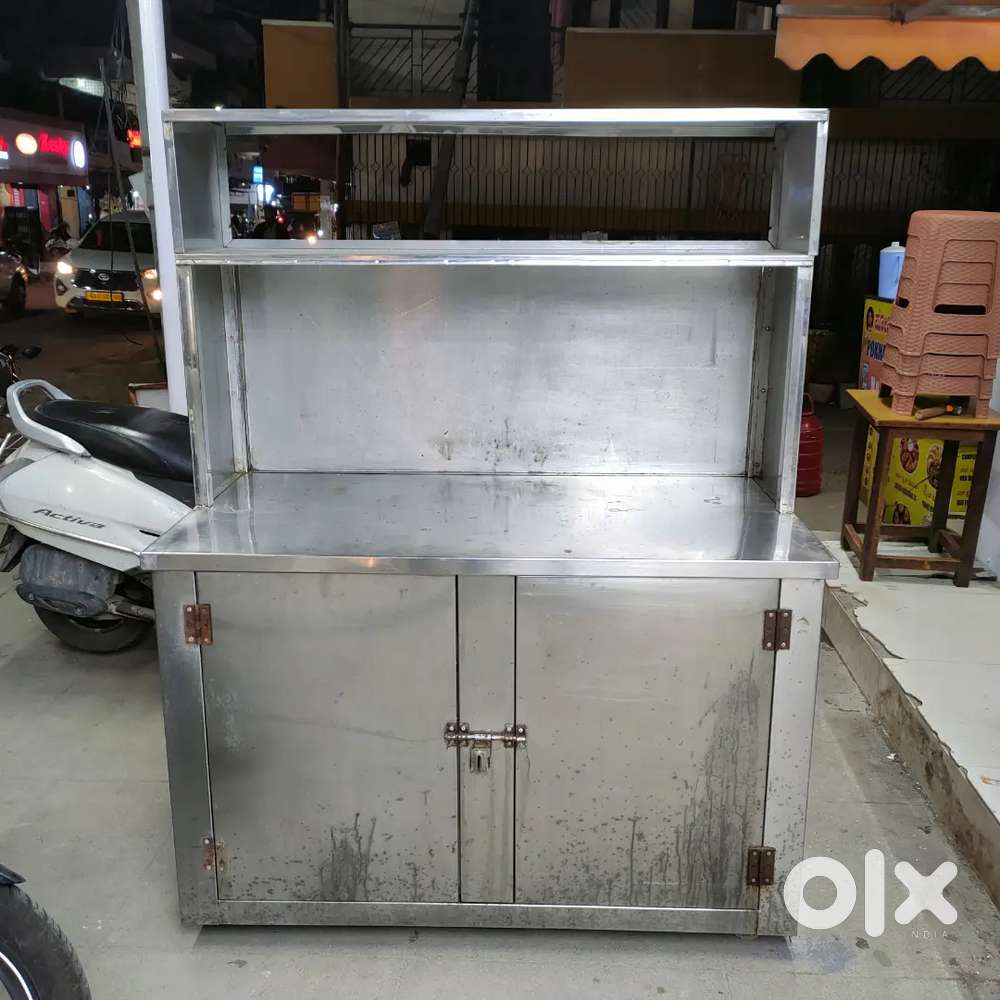 Ss carts,sink,table,deep freezer & partition glass very good condition