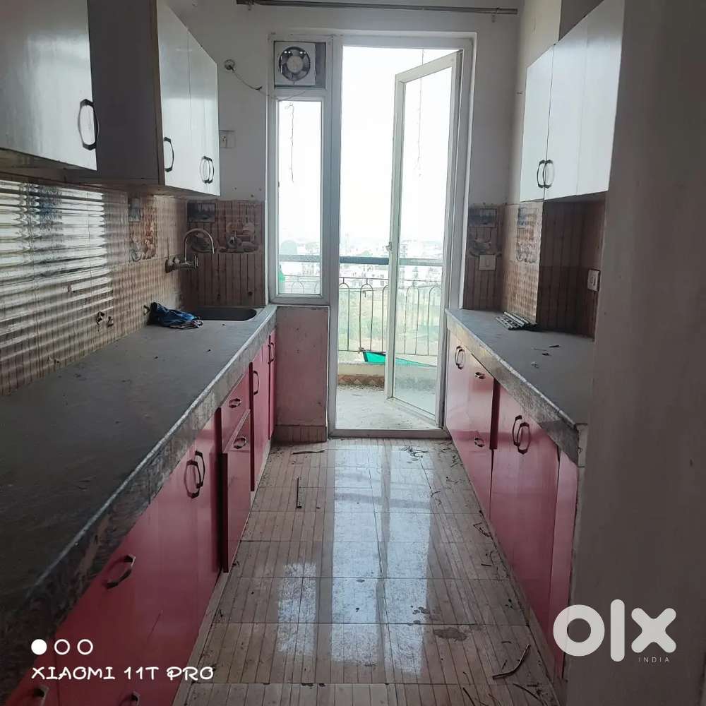 Semi furnished 2bhk for rent at Royal heritage society sector 70 imt