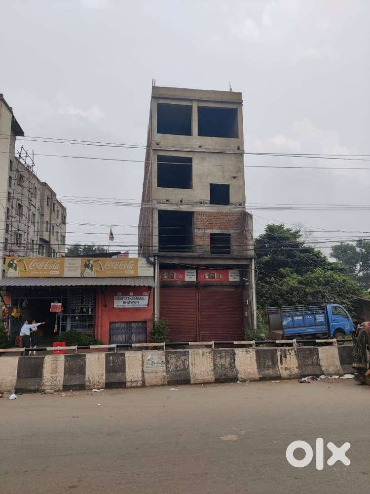 8000 sqft carpet area , whole building is offered as rent