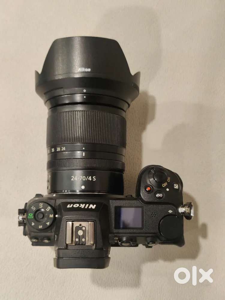 Nikon mirror less camera