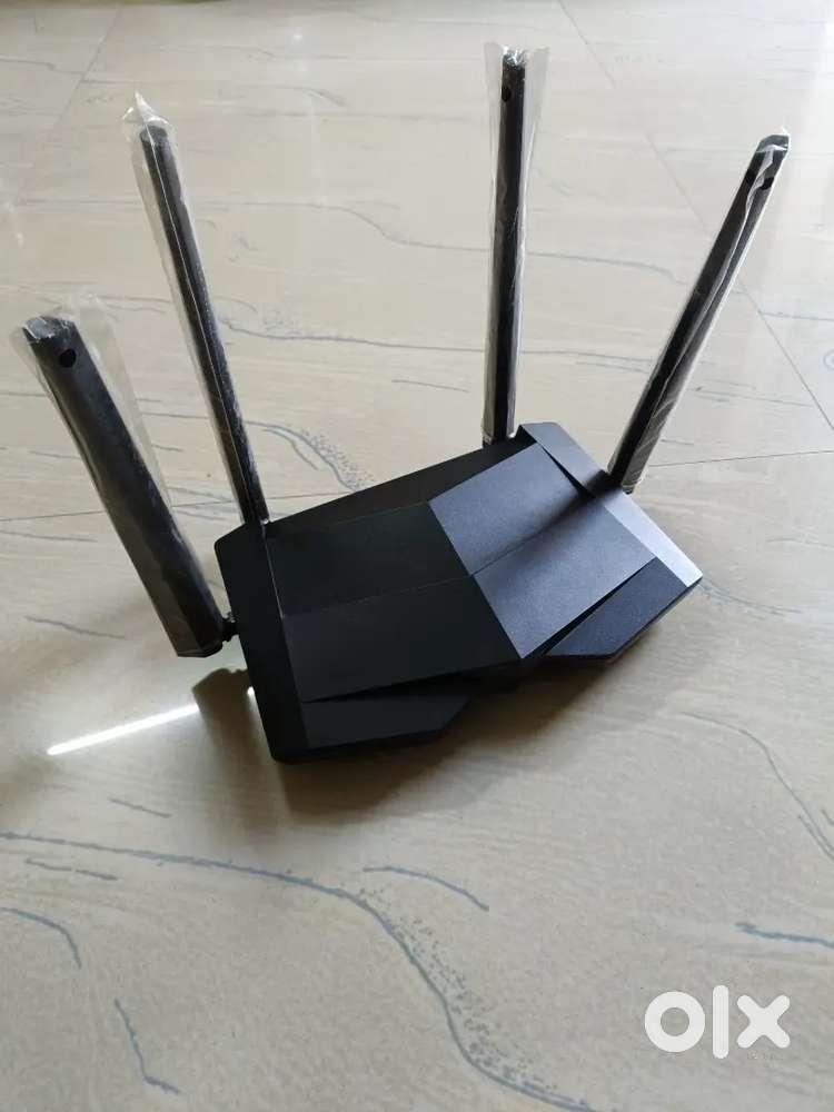 Tenda AC1200 Dual Band Wi-Fi Router - Used, in Excellent Condition