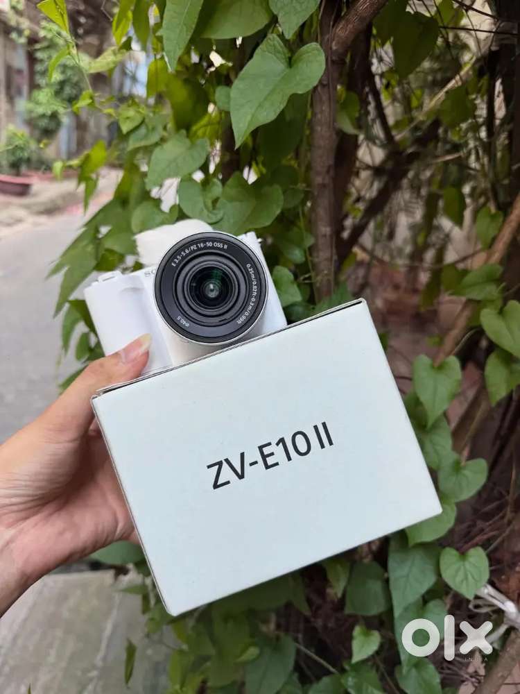 Sony zve10 ii brand new condition with kit lence