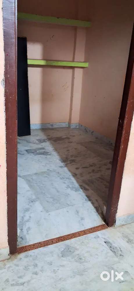 NEED A FEMALE ROOMMATE