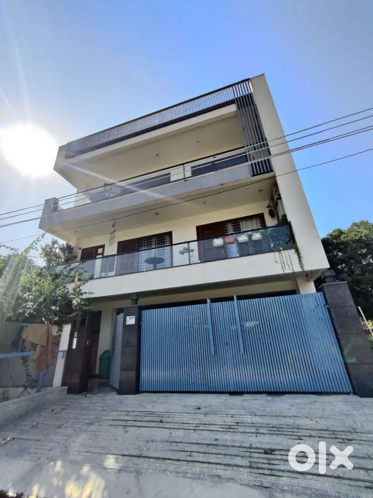 3bhk semi furnished sector 57