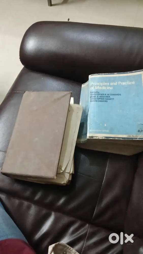 Greys anatomy and davidson principles Ncert biology and chemisty books