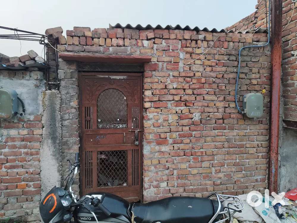 Its 43 gaj plot with south facing