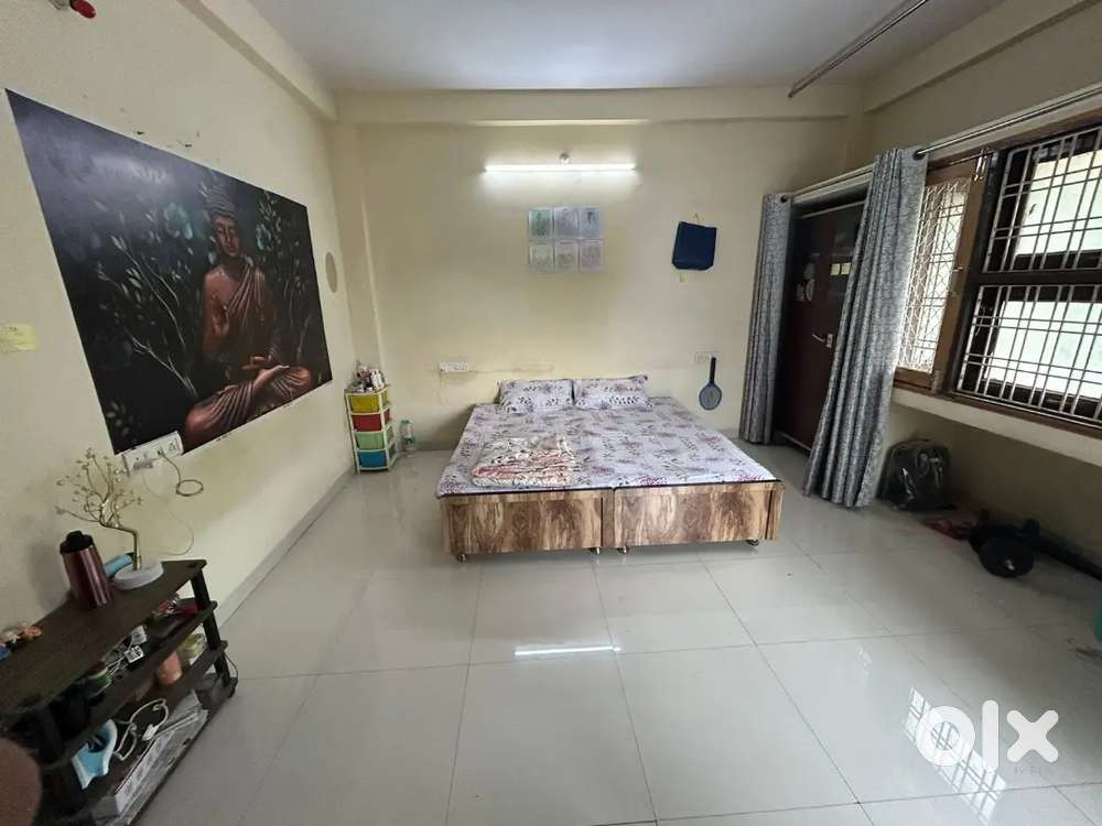 2bhk semi furnished flat on rent