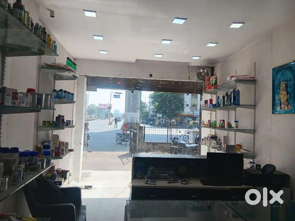 SHOP RANT OUT PRIME LOCATION MAIN CROSS ROAD