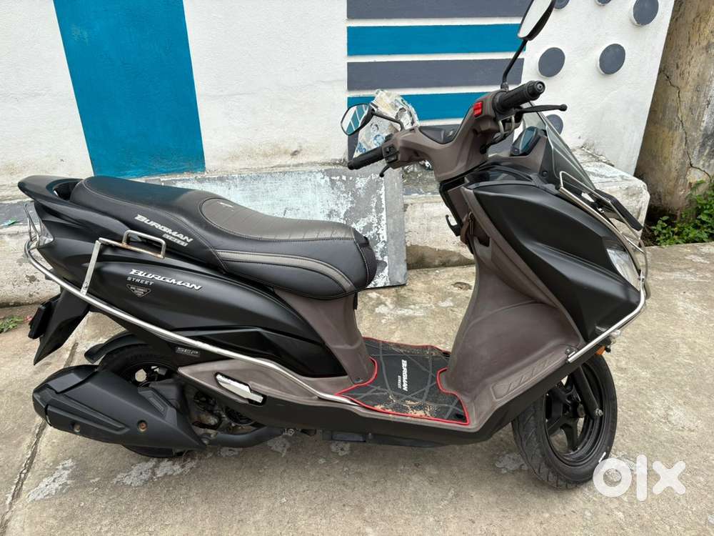 Suzuki Burgman 2024  6,500 km  Excellent Condition