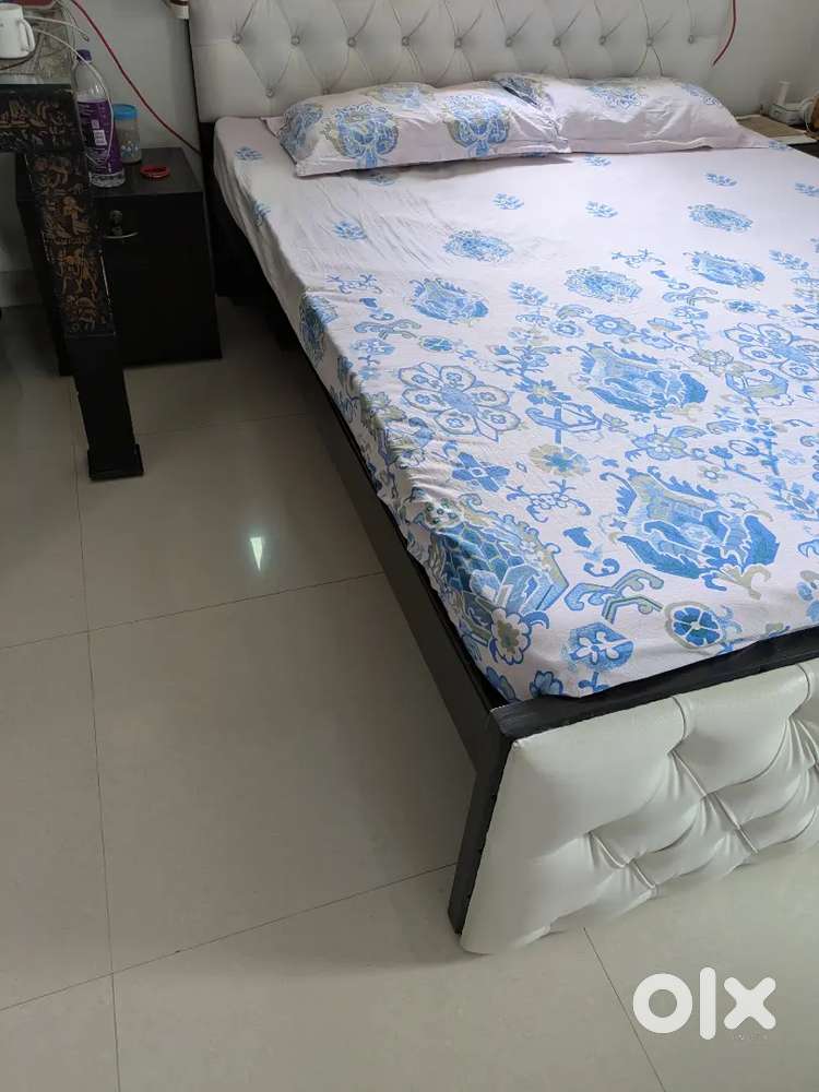 2 Queen size bed and 2 side table