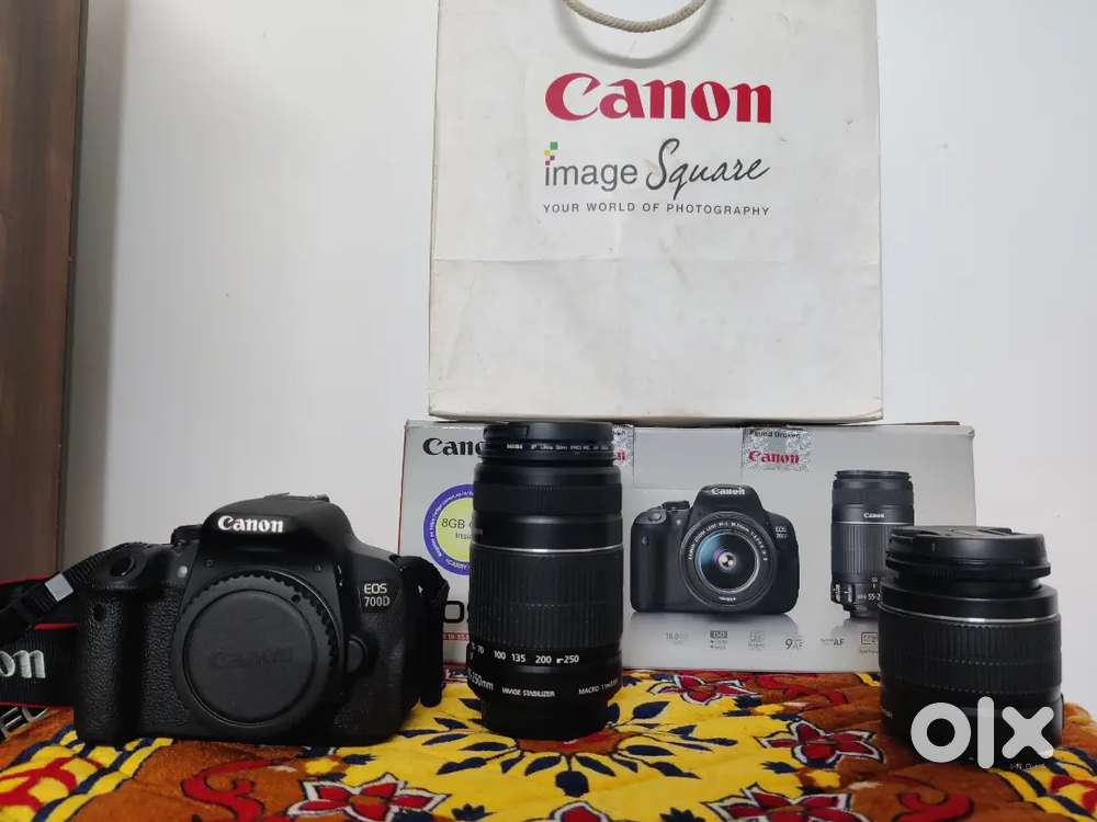 Canon 700D with bill box 2 lens Ori charger + battery