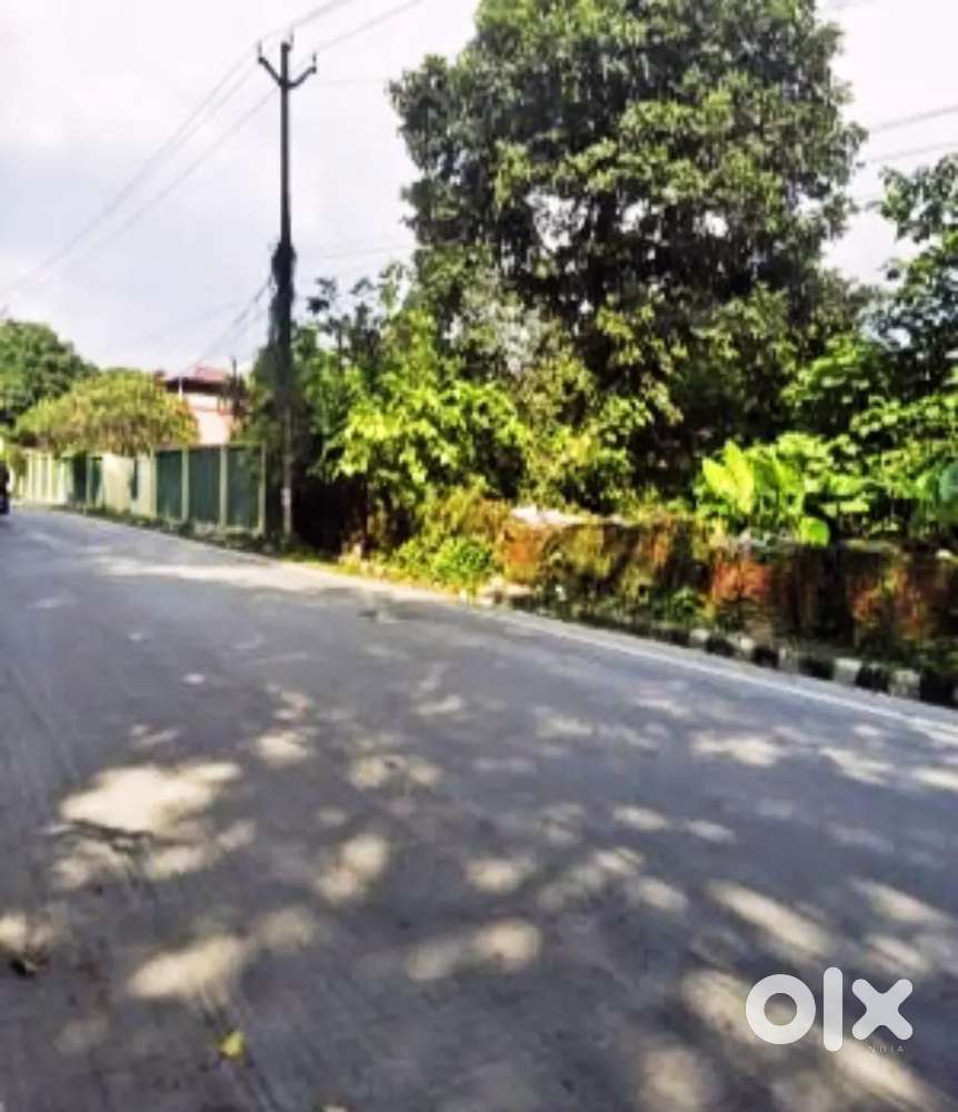 Residential plot for sale at Dalanwala Bank colony