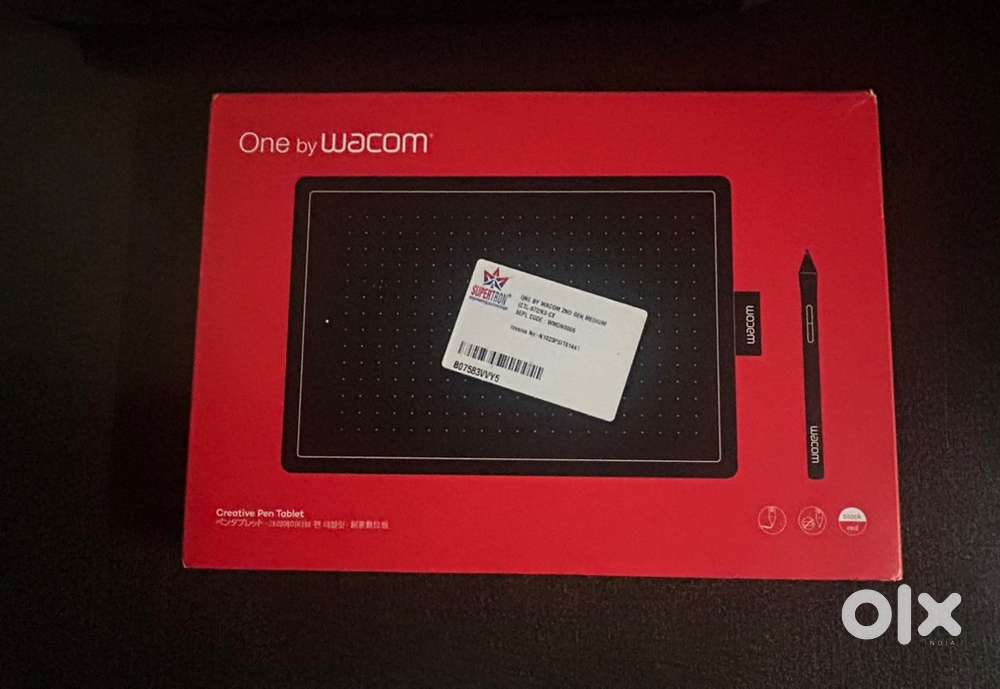 Wacom CTL-672 Medium graphics tablet ( Red and Black).