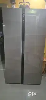 Side by Side Door Whirlpool refrigerator 603 Ltr.