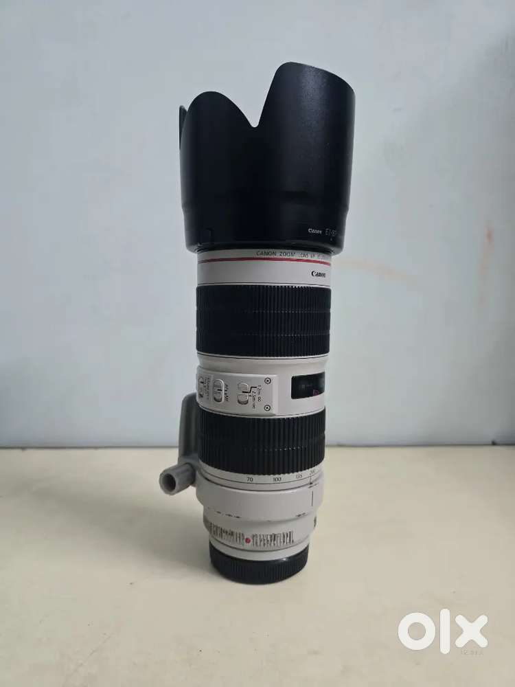 Canon  70mm-200mm is 3 f2.8 in best condition for sale
