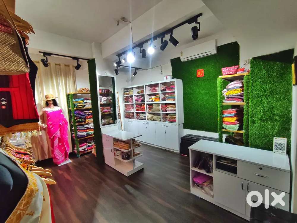 We need an Experience Girl for our Sador mekhela clothing Store.