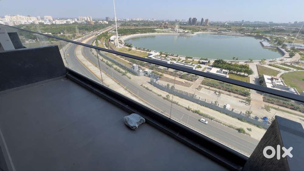 The View - 650 sq.ft office