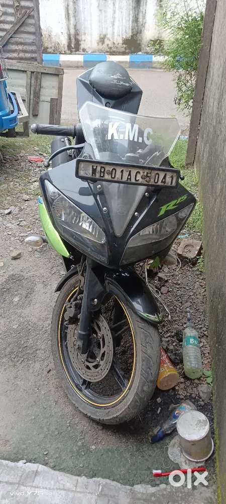 Yamaha R15 v2 special edition