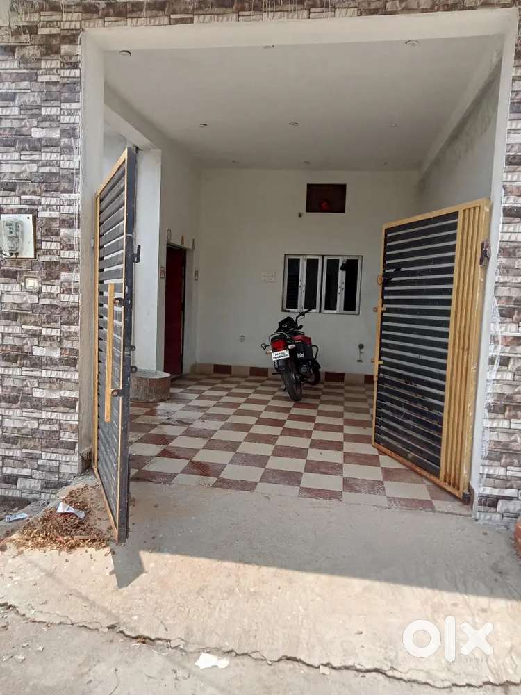 To let 5BHK for Commercial / Families usage