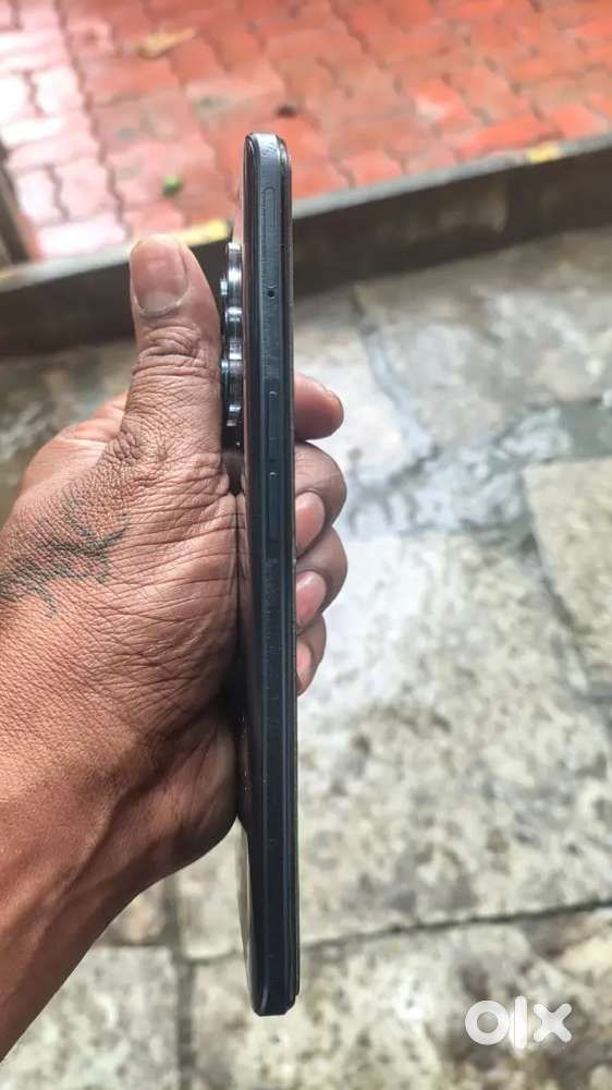Urgent sale realme 9pro plus 8 128 final price 7500