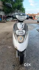 Scooty PEP in perfect working condition with FREE helmet