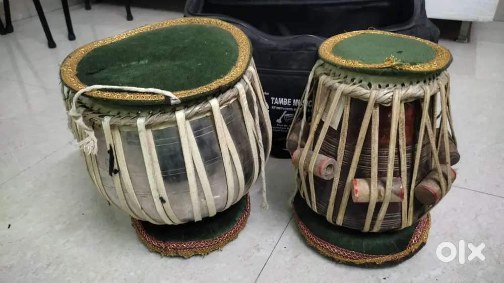 2nd hand tabla set is available with accessories