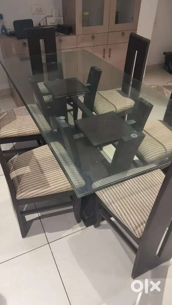 Dinning table for sale 6 seater