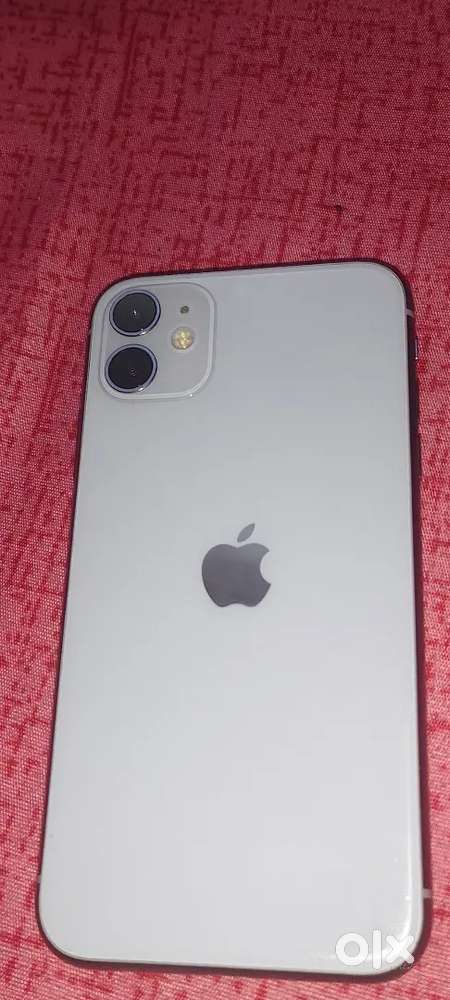 I phone 11 . 128gb