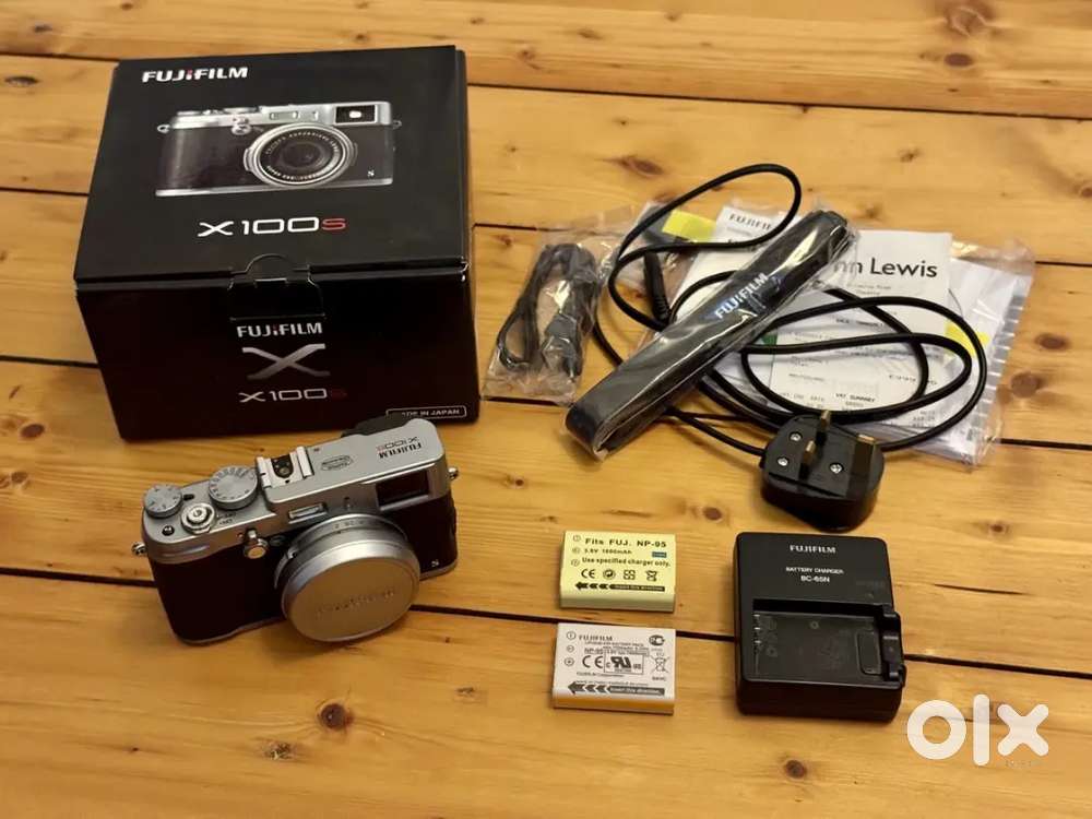 Fujifilm X100S Camera (Fuji) - excellent condition