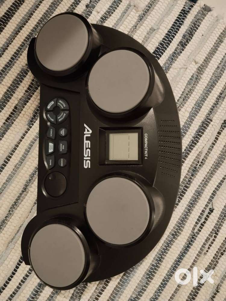 Alesis 4 pad compact kit 4 portable tabletop drum kit