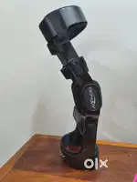 Donjoy hinged knee brace
