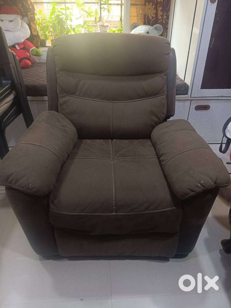 Recliner chair (single) Bought from hometown