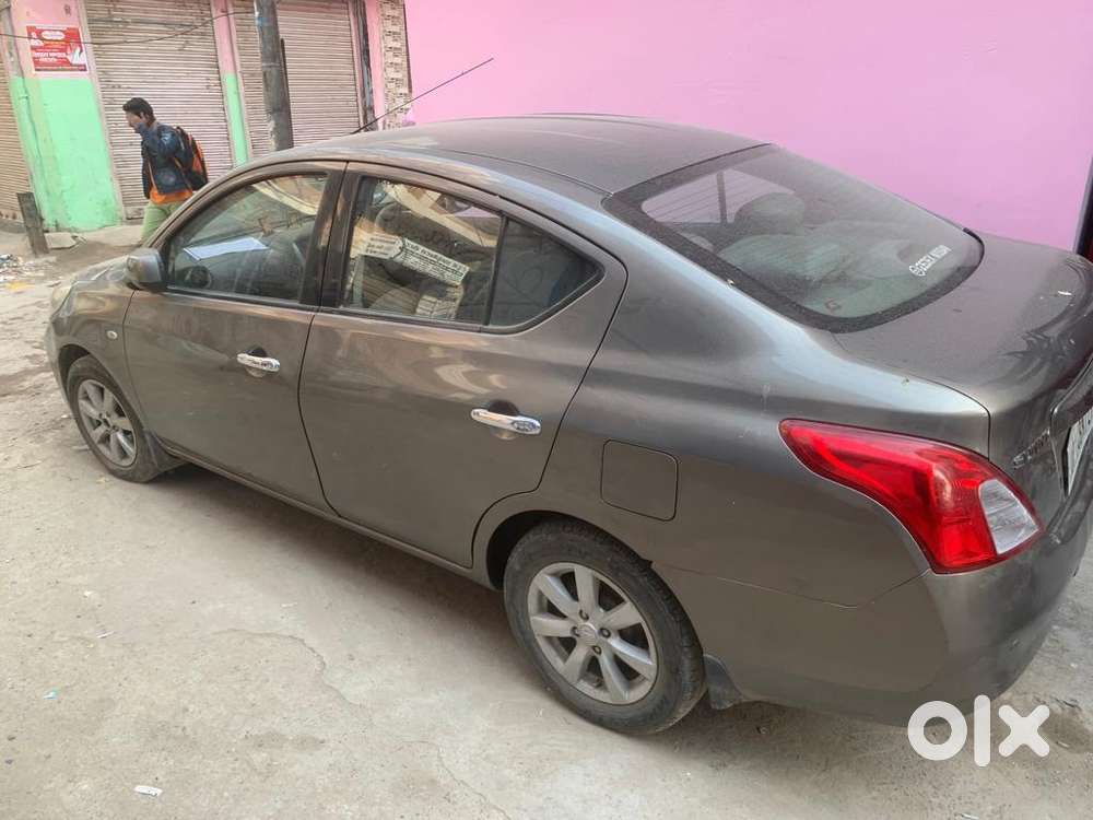 Nissan Sunny 2011
