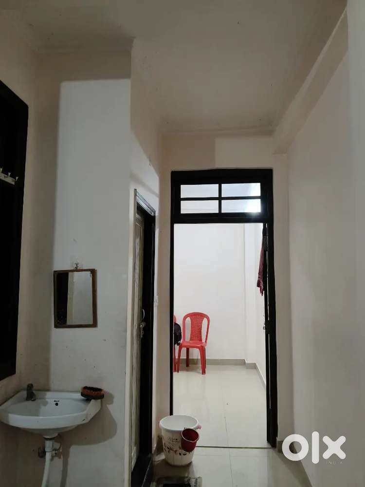 One bhk independent flat near drishti Ias Burlington chauraha