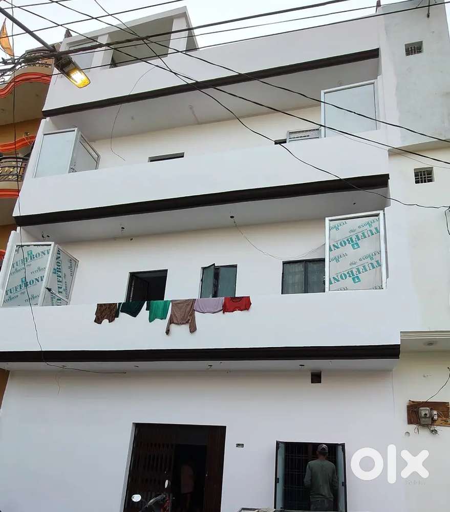 Spacious 1st Floor Room Near Munshi Pulia & Polytechnic