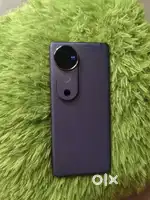 Vivo v40 (8gp ram & 128 rom)