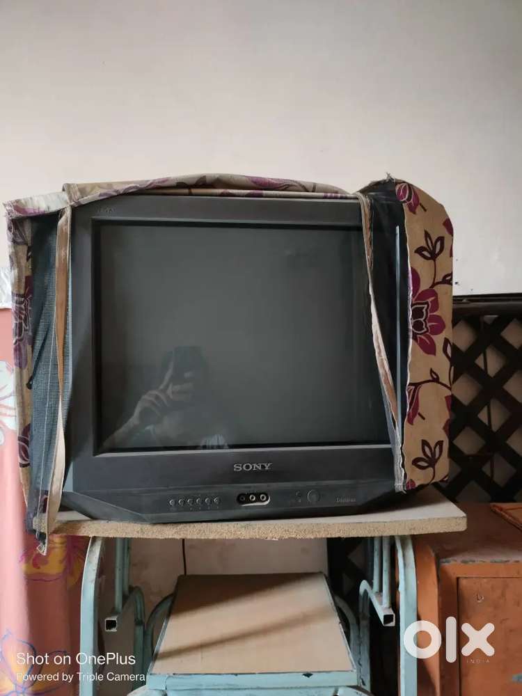 Sony Trinitron TV at very cheap price