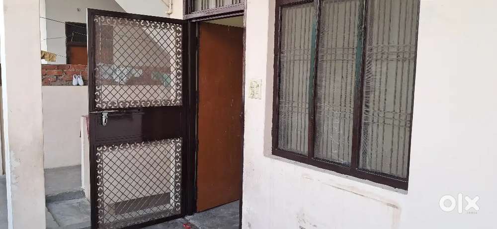 2 BHK available in new para colony Near city convent school