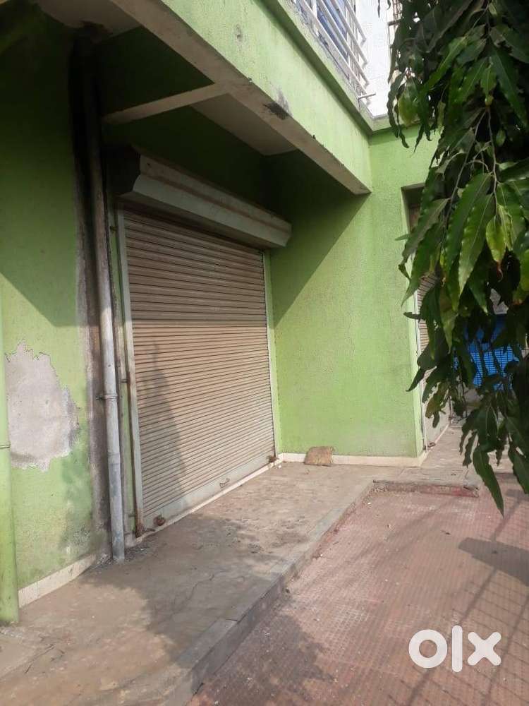 FULLY APPROVED COMMERCIAL SHOP UNITS IN READY POSSESSION