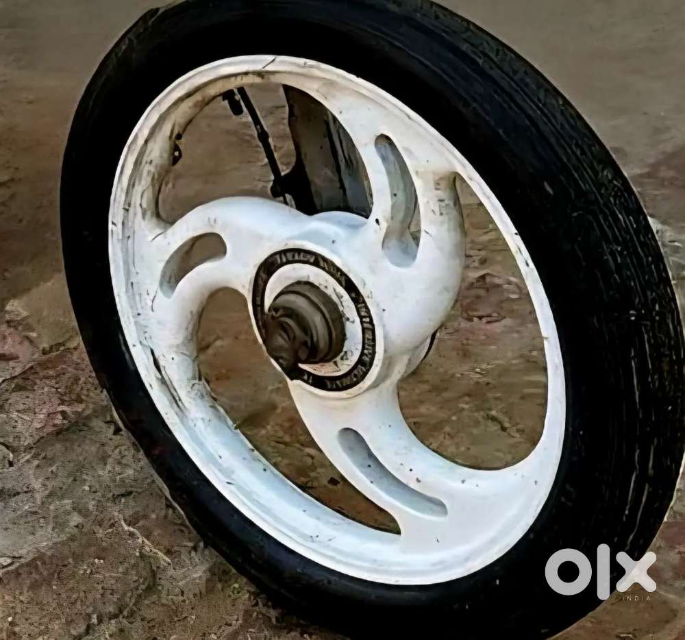 Bullet Alloy Wheel 3S model at 4000rs. New condition.