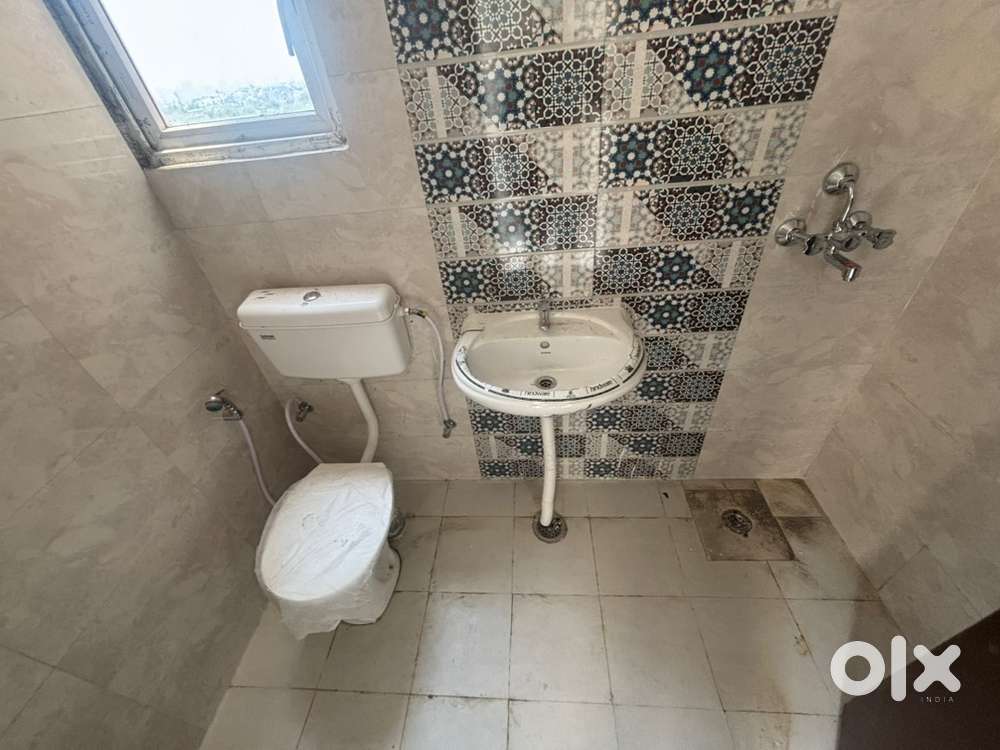 2 bhk raw flat for rent