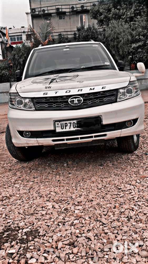 Tata Safari storme well maintained with company record