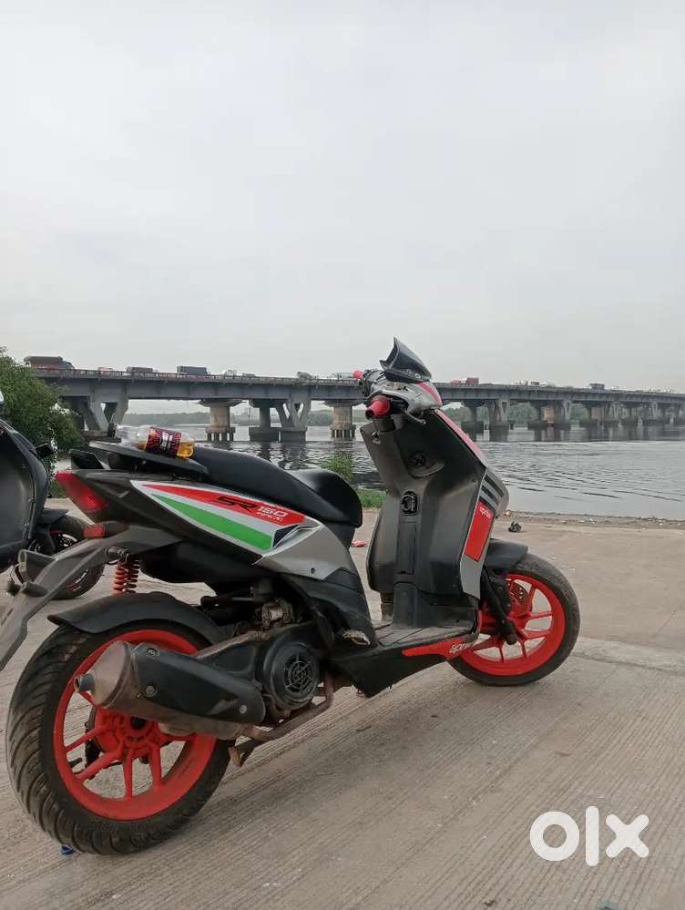 Aprila activa 150 cc red black colour