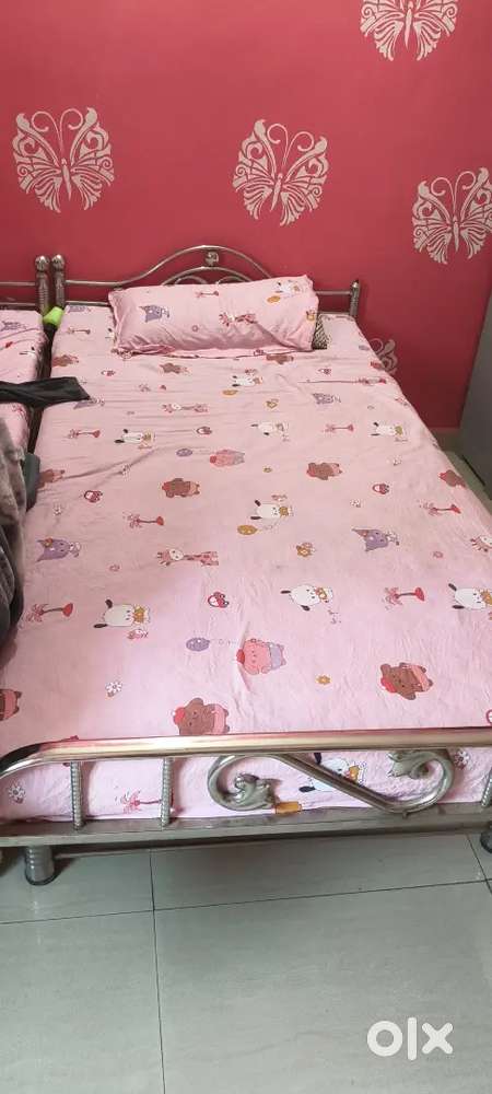 2 steel bed without mattress