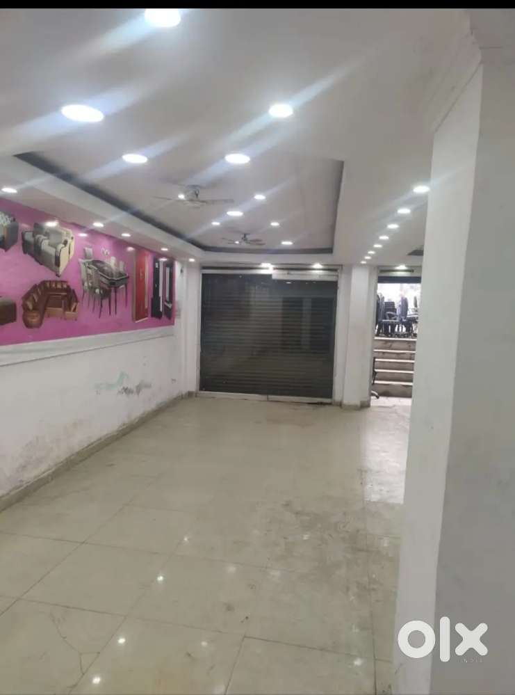 Shop available for rent in aliganj