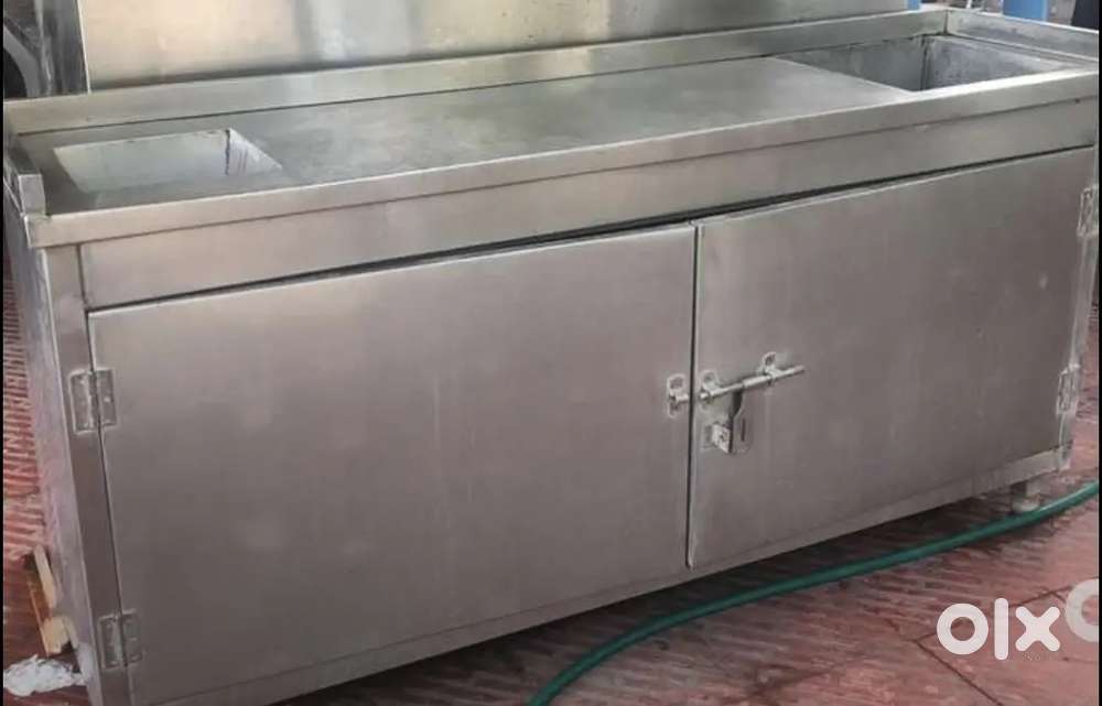 Sink table 6ft with bin hole