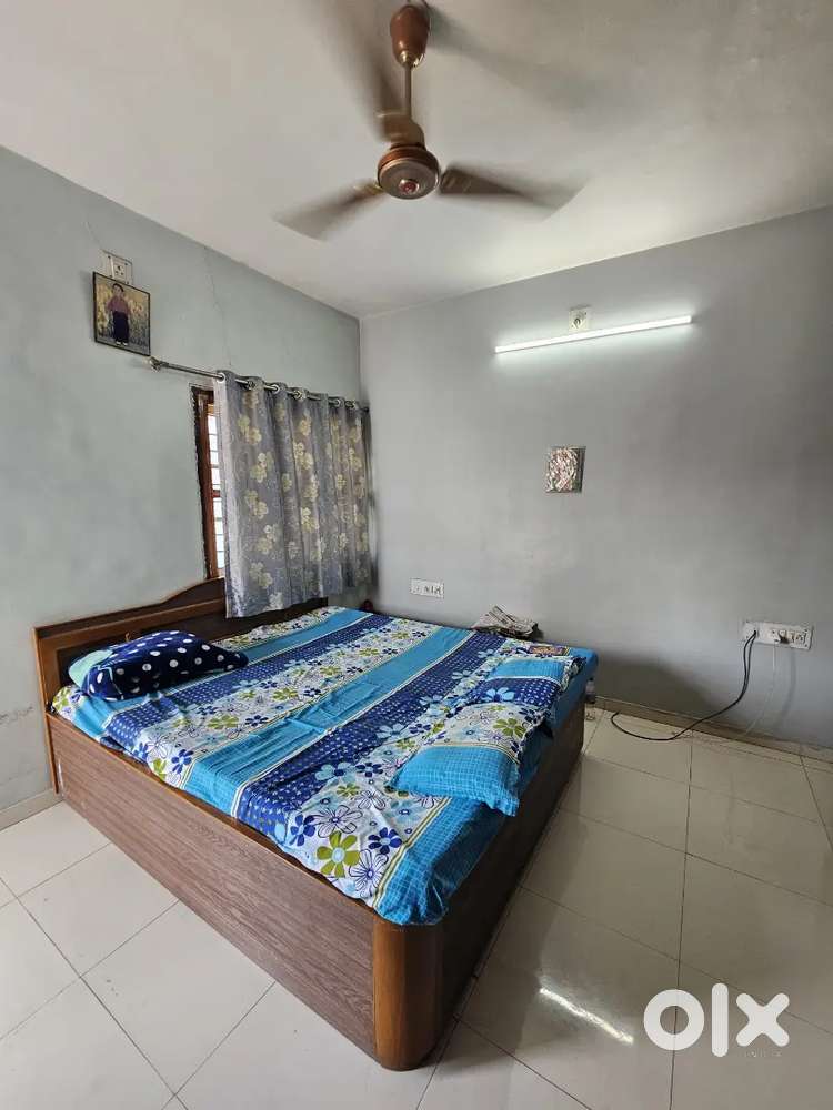 Pg girls Prime location manjalpur