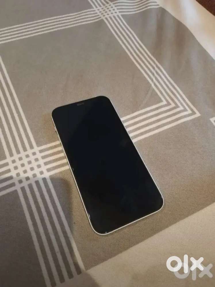 Iphone 12 128 GB Scratchless condition