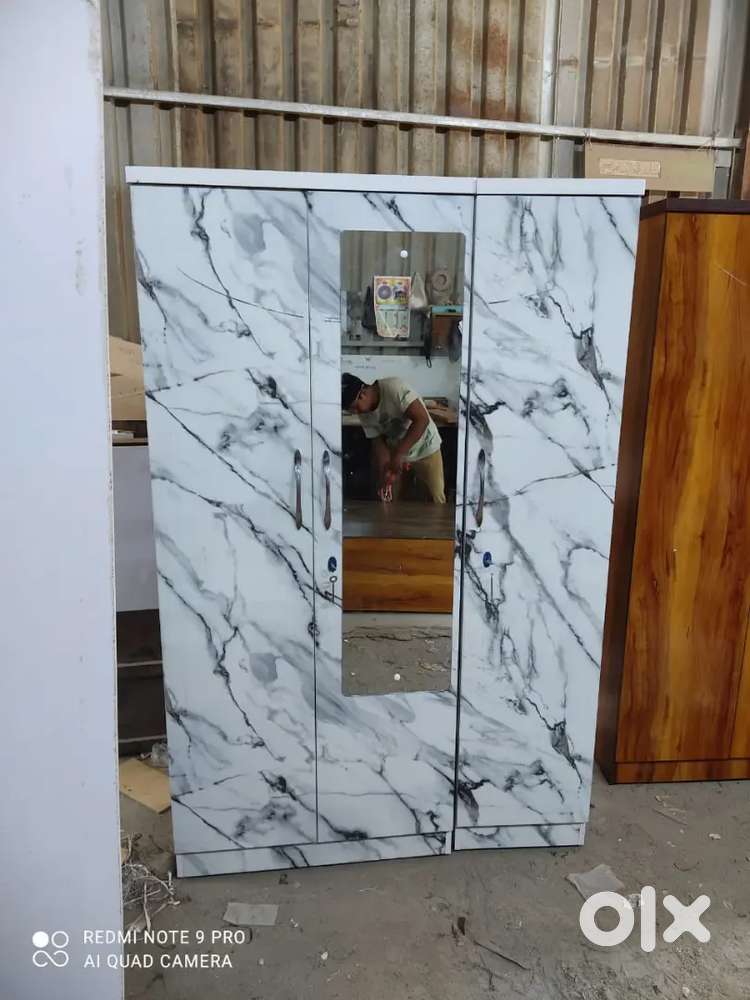It's New manufacturing 3 door wardrobe